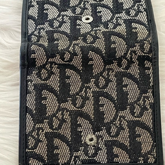 Dior Montaigne Wallet.